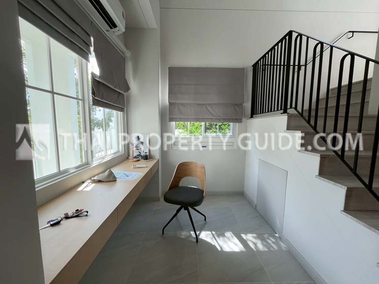 House with Shared Pool in Bangnatrad 